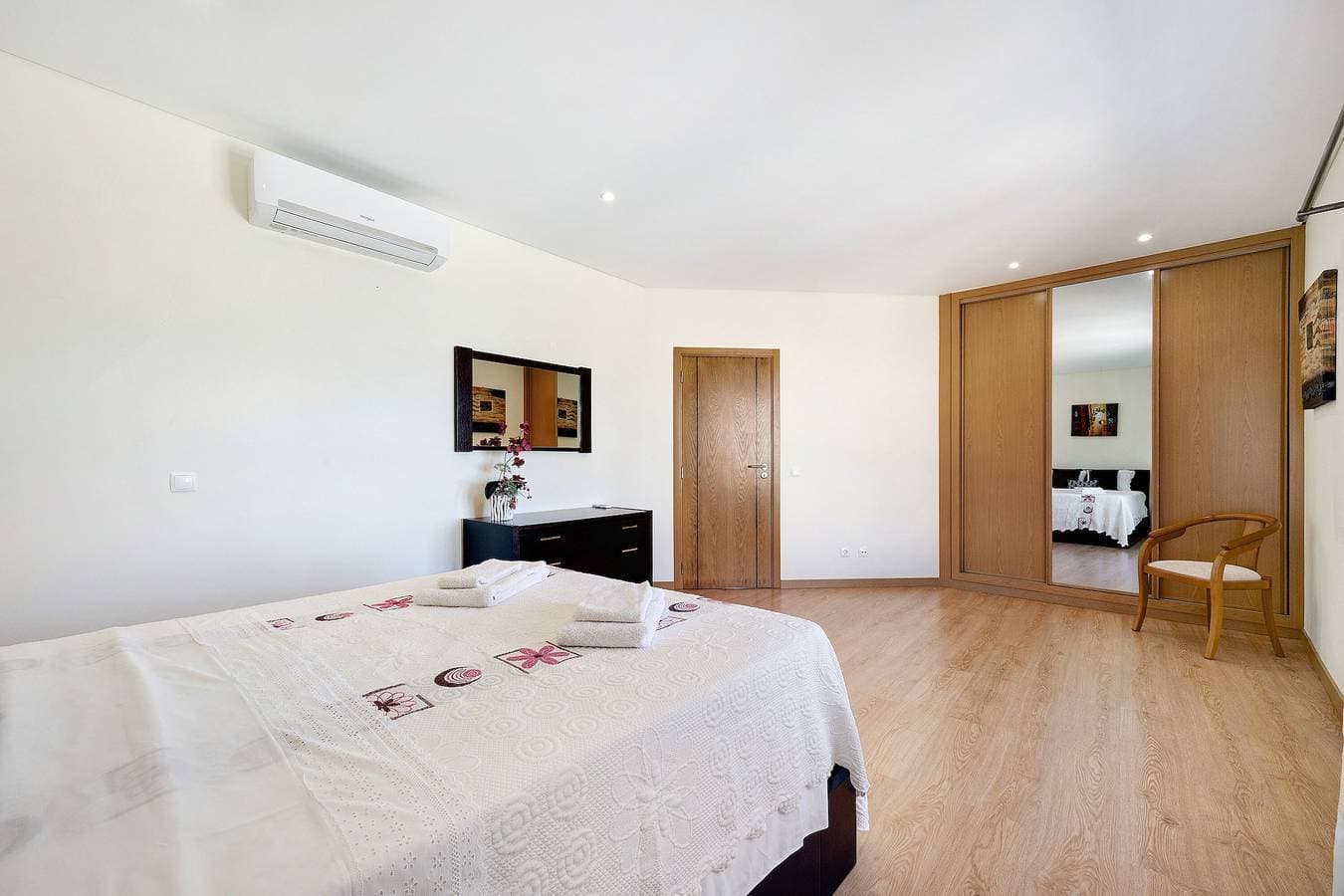 Foto 13 von 27: Villa 'Lugar Encantador' mit Garten, Sonnenterrasse & Grill nahe den Stränden von Alvor