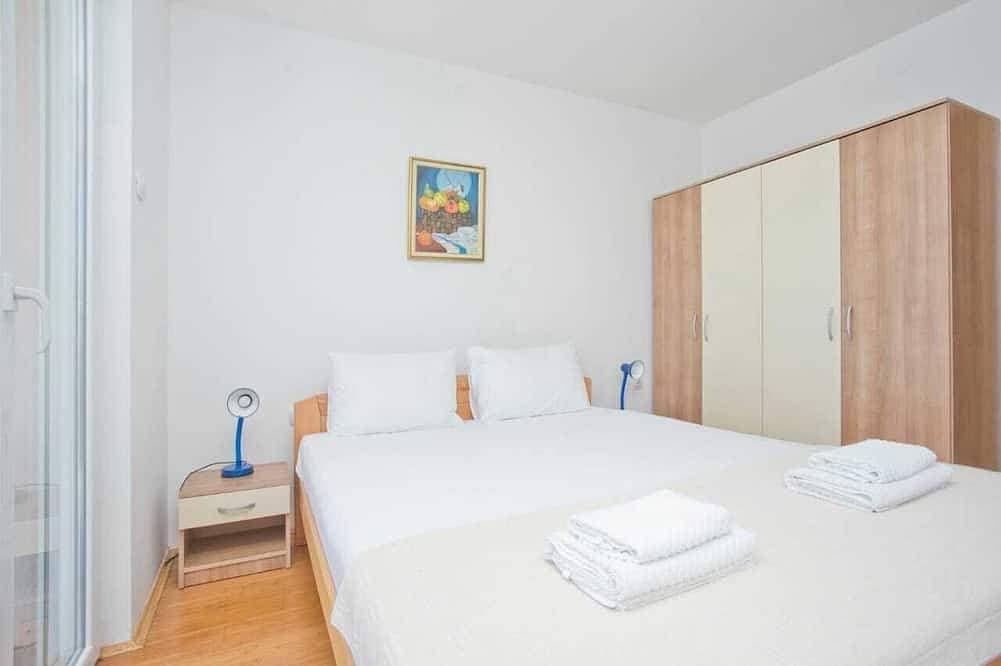 Foto 2 von 30: Spacious luxury villa with heated private pool & spectacular views of Boka bay