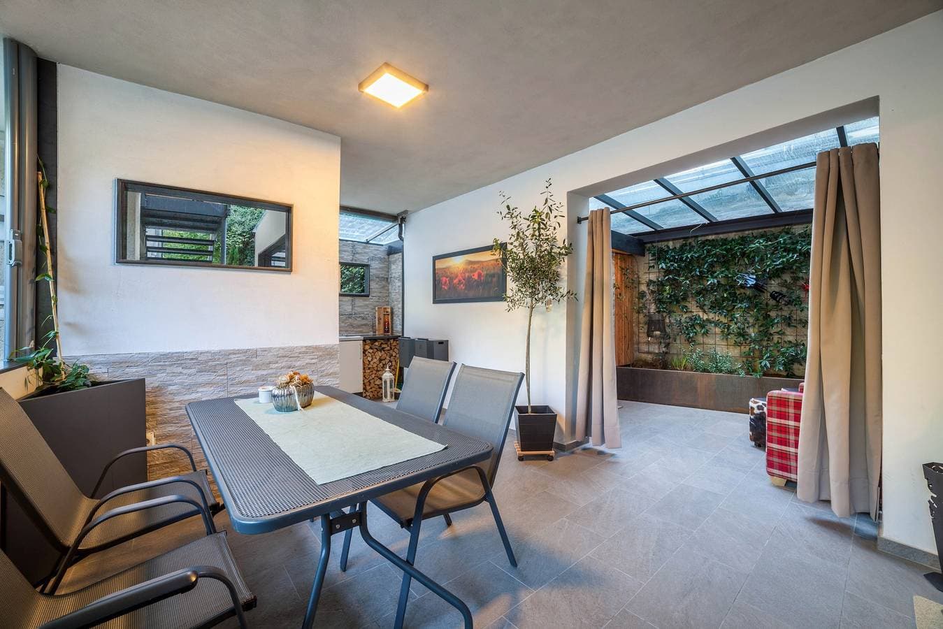 Holzer's Apartment 1