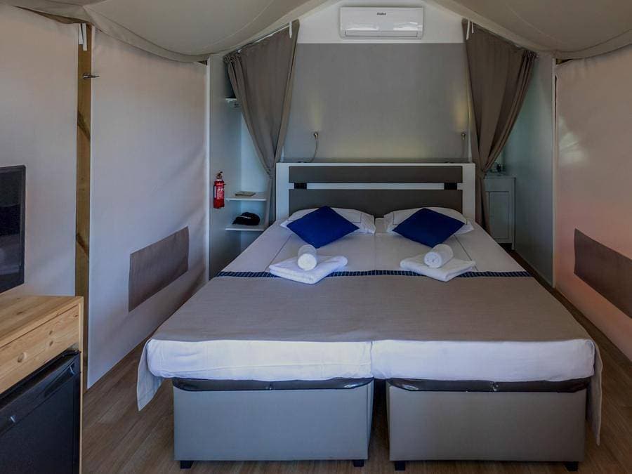 Foto 13 von 33: Arena One99 Glamping - Zelt 2 personen - Mini-Lodge