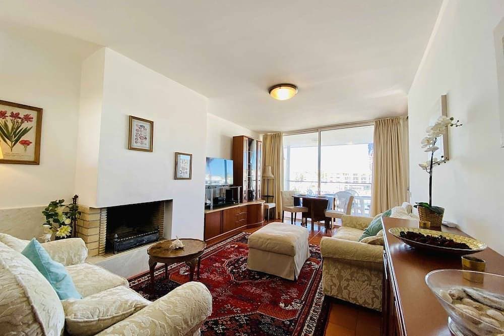 Foto 5 von 11: Exquisite 1-Zimmer-Wohnung in Lagos Marina mit Pool