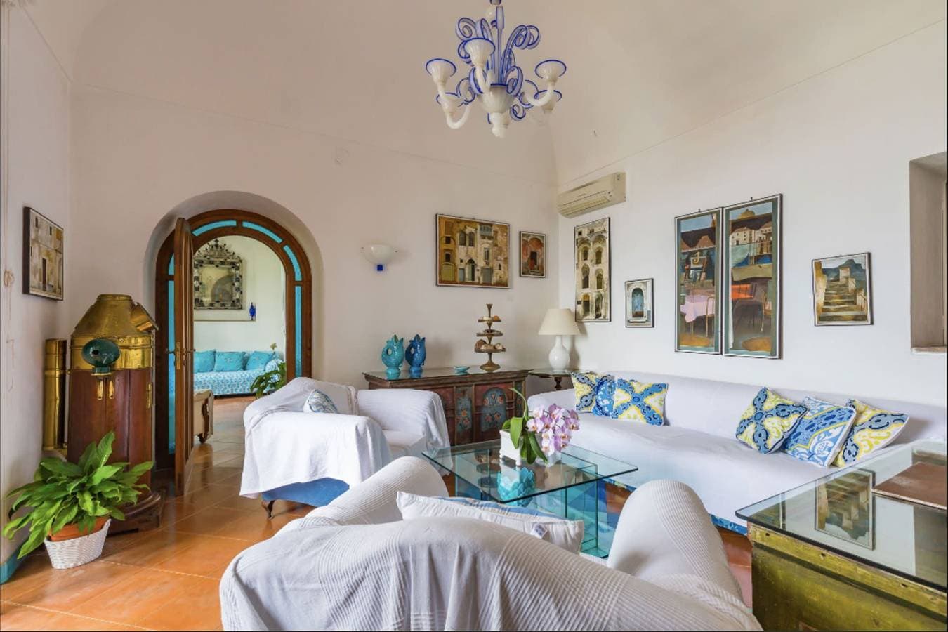 Foto 8 von 48: Villa für 6 Personen mit Balkon