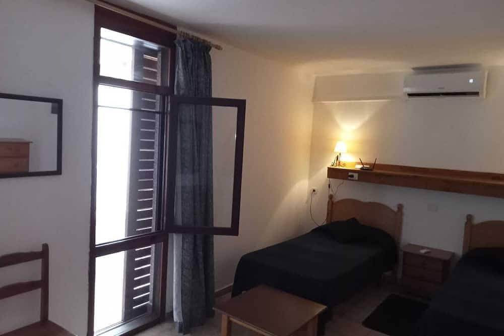 Foto 2 von 30: Morada Sunset, Pool and bay view, Air Conditioned