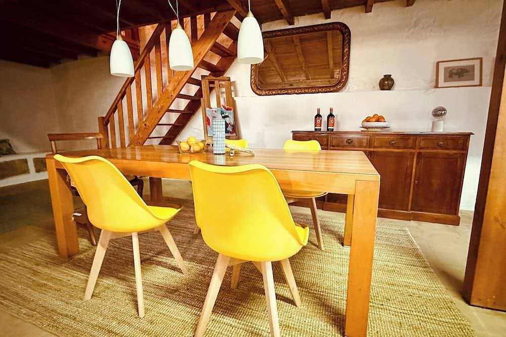 Foto 8 von 30: Charmantes Weinlager-Loft mit Terrasse, Pizzaofen & Kamin – 15 Min. zum Strand