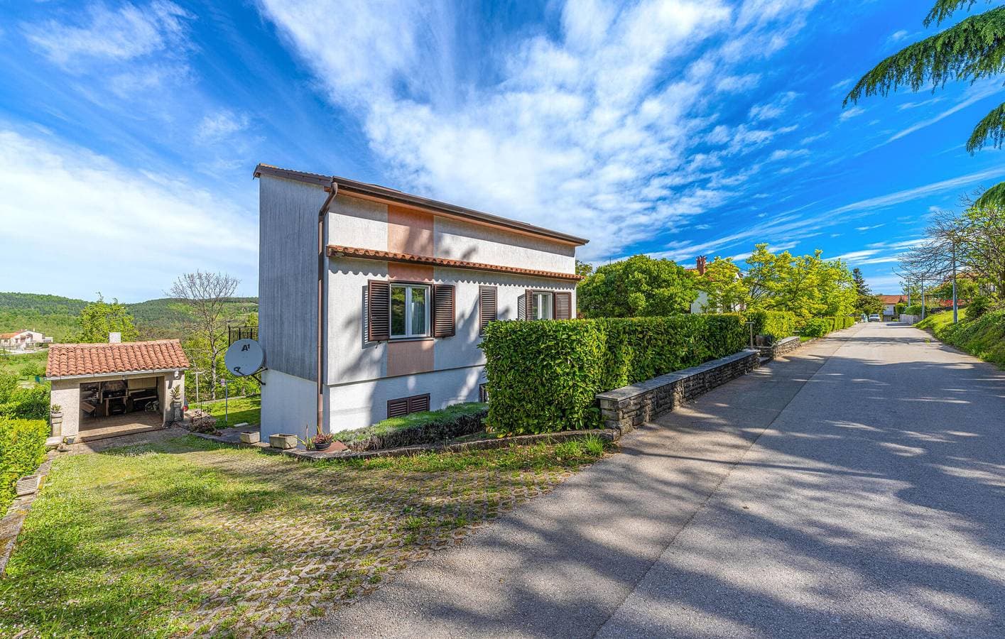 Foto 3 von 28: Gemütliche Ferienwohnung in Pazin mit Terrasse und malerischer Aussicht