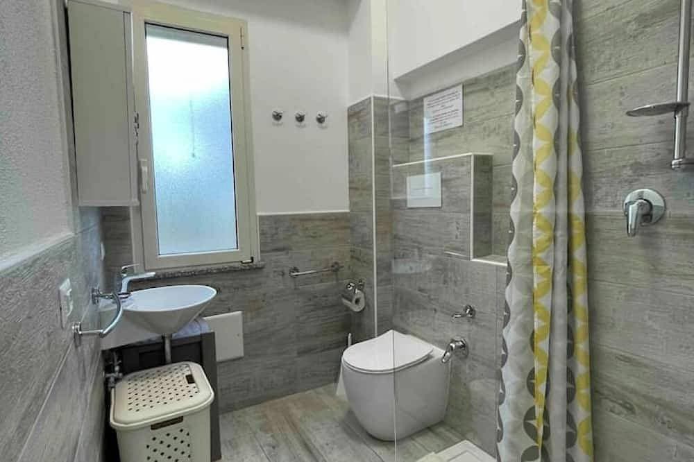 Apartment in villa with direct access to the sea, suitable for families with children 1