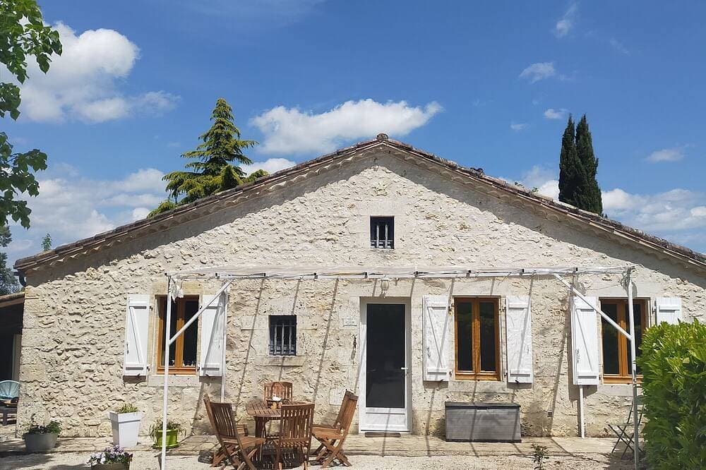 Foto 12 von 18: Renovated country house large intimate fenced park private swimming pool jacuzzi