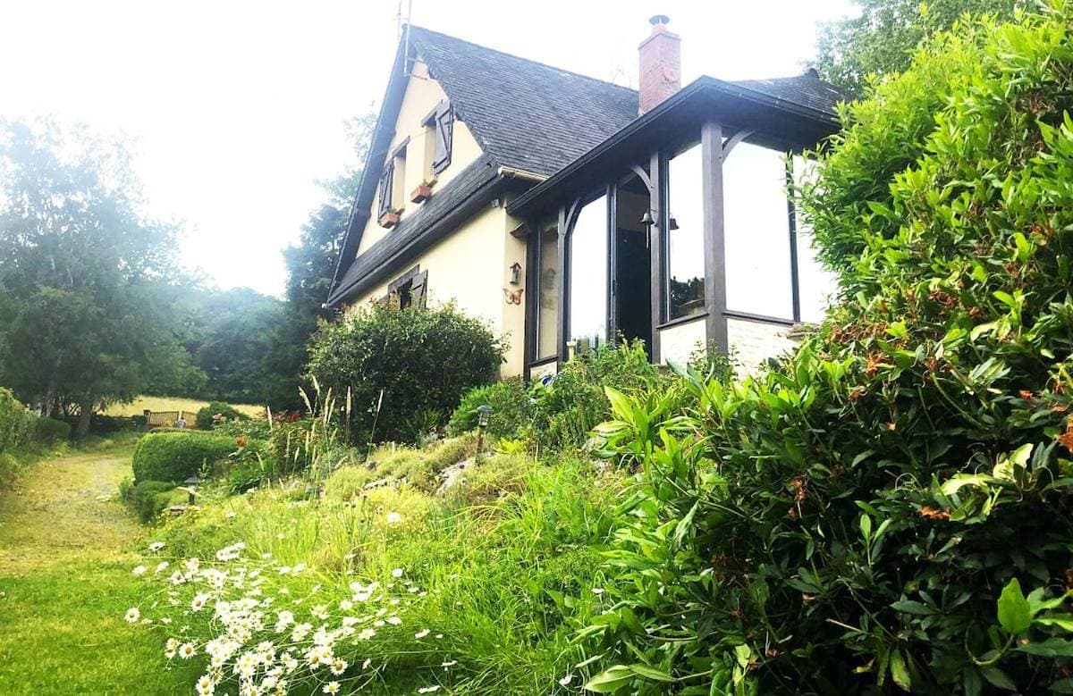 Maison avec veranda et panorama sur la nature 1