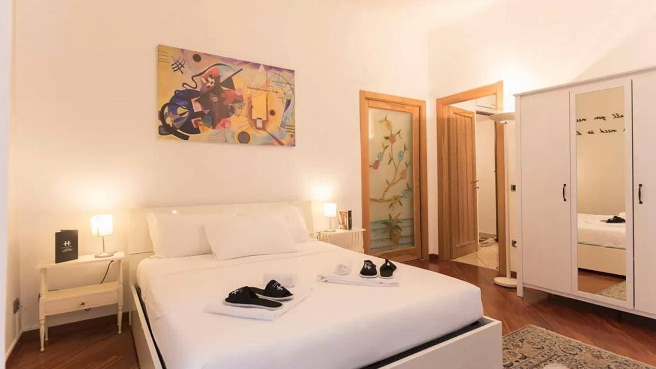 Classbnb - Central Apartment 400 meters from Milan Duomo 1