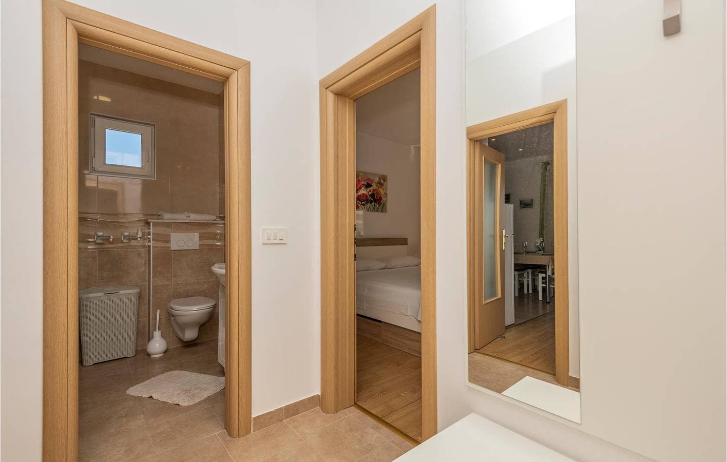 Foto 13 von 27: Gemütliches Apartment mit Meerblick in Makarska, mit Terrasse und kostenlosen Parkplätzen