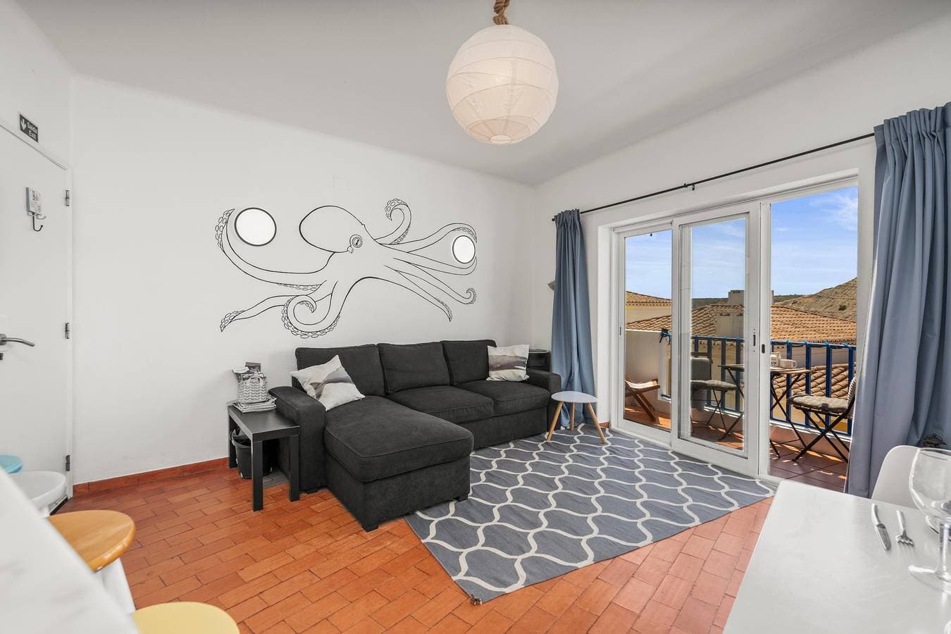 Foto 3 von 27: Ferienwohnung 'Indie' mit Gemeinschaftspool, Balkon und Wi-Fi