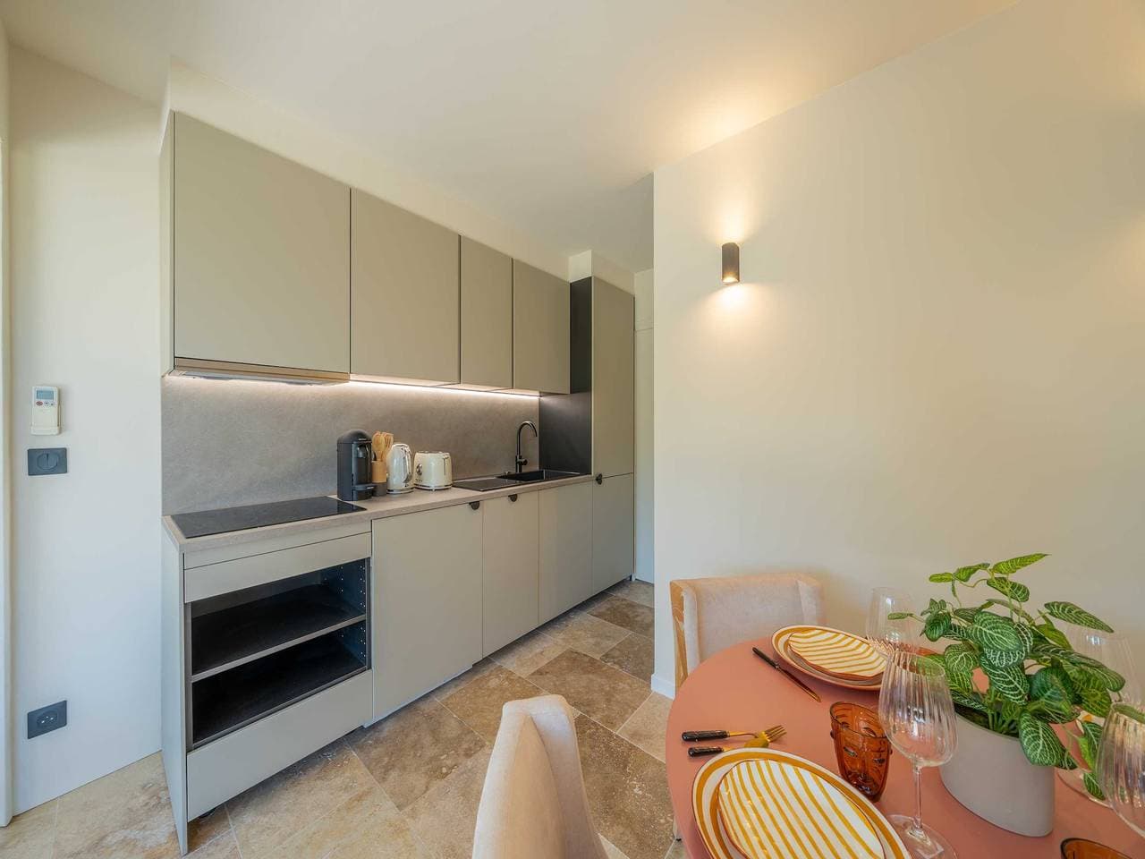 Foto 11 von 21: Modernes Haus mit Klimaanlage und Pool, 1 Schlafzimmer/2 Bäder - Cogolin