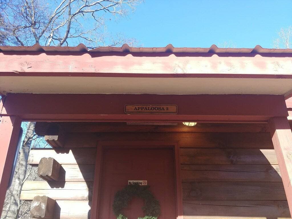 Foto 12 von 43: Das Appaloosa Cabins liegt nur wenige Minuten vom Harris Casino und der Innenstadt von Cherokee entfernt.