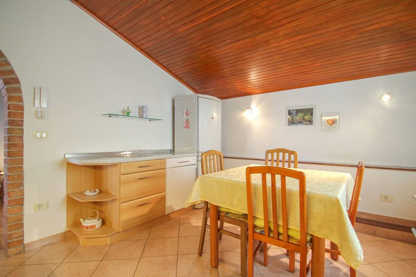 Foto 7 von 22: Bezauberndes Studio direkt in der Altstadt und am Meer gelegen mit Kamin und Balkon