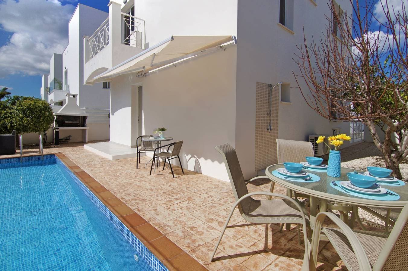 Foto 9 von 33: Villa für 7 Personen mit Balkon