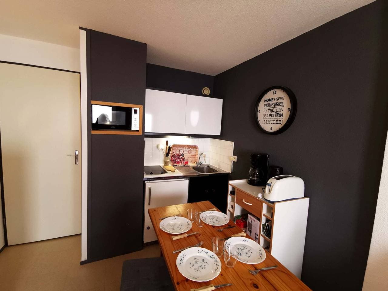 Foto 5 von 12: Gemütliches Studio 3. Etage, Talblick, direkt an der Piste