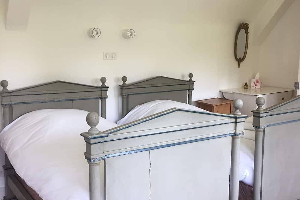 Foto 3 von 30: Le haras: fully restored Normandy farmhouse, cosy, with golf and tennis courts.