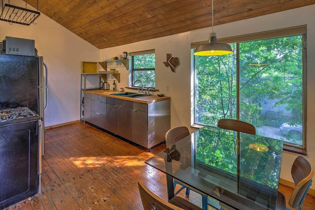 Foto 12 von 24: Schicker Studio Bungalow in der trendigen Gegend von East Austin!