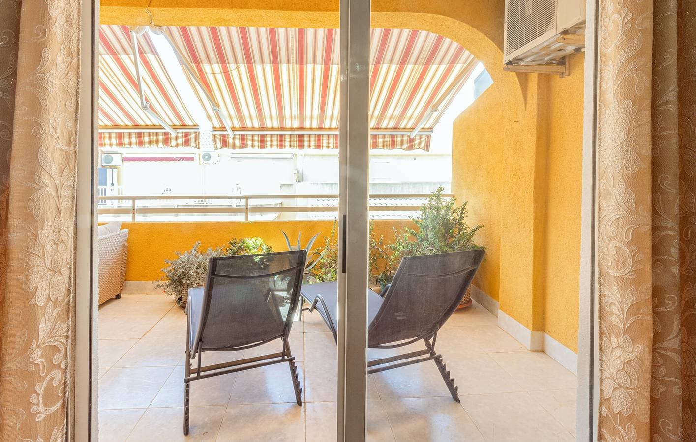 Foto 8 von 19: Appartement am Strand mit WiFi, AC & Terrasse, Parkplatz - 300m zur Playa de Los Naufragos