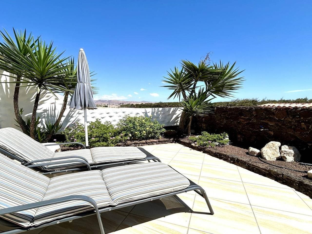 Moderne Ferienwohnung mit Pool und Terrasse in Costa Calma, nah an Strand und WIFI inklusive 1