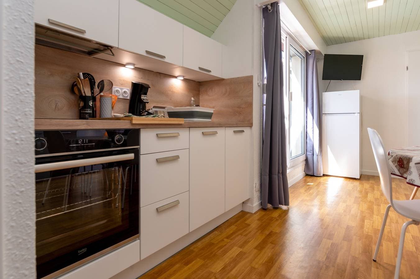 Foto 4 von 21: Studio 'Le Sea Bird' mit Hafenblick, Sommerpool, Parkplatz, ohne Handtücher & Reinigung