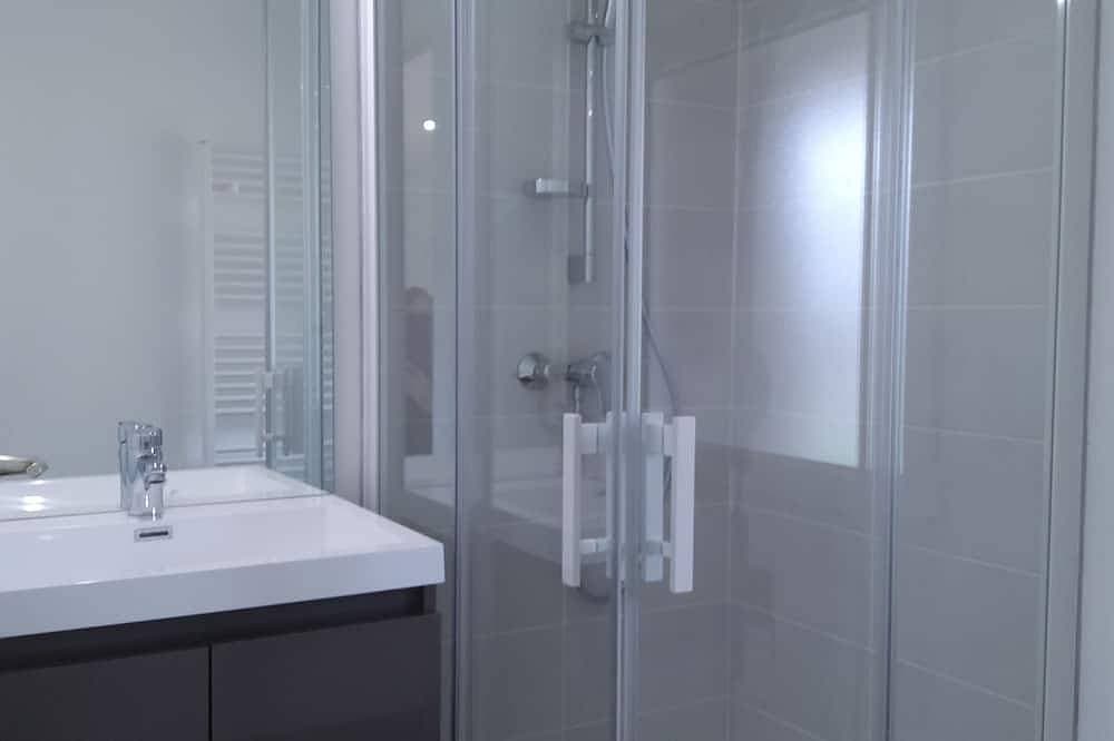 Foto 6 von 13: 30 m2 furnished apartment near shops and metro