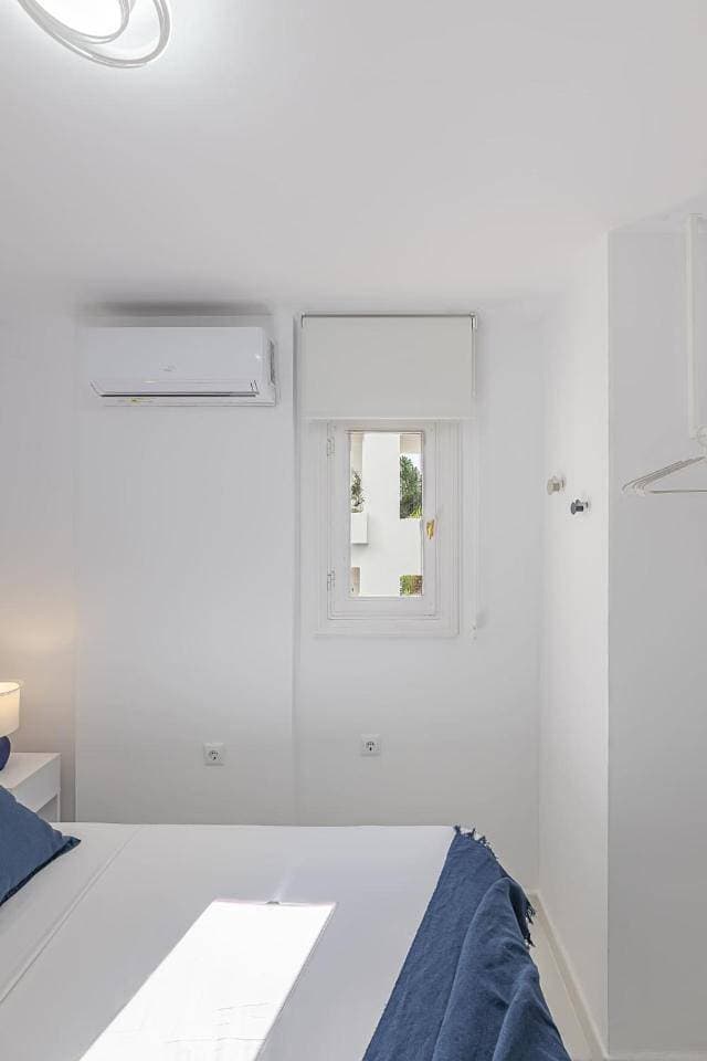 Foto 6 von 93: Two-Bedroom Apartment