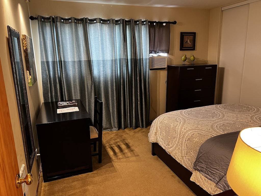 Foto 2 von 18: Bright and Spacious Apartment by Downtown Alameda, 2Br 2Ba