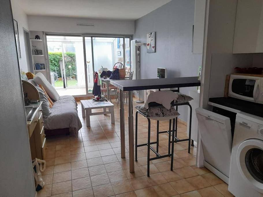 Foto 4 von 13: One-Bedroom Apartment