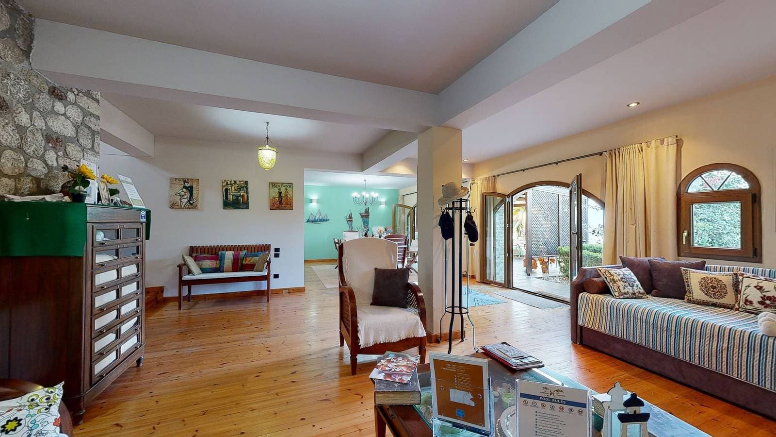 Foto 9 von 56: Villa für 6 Personen mit Balkon
