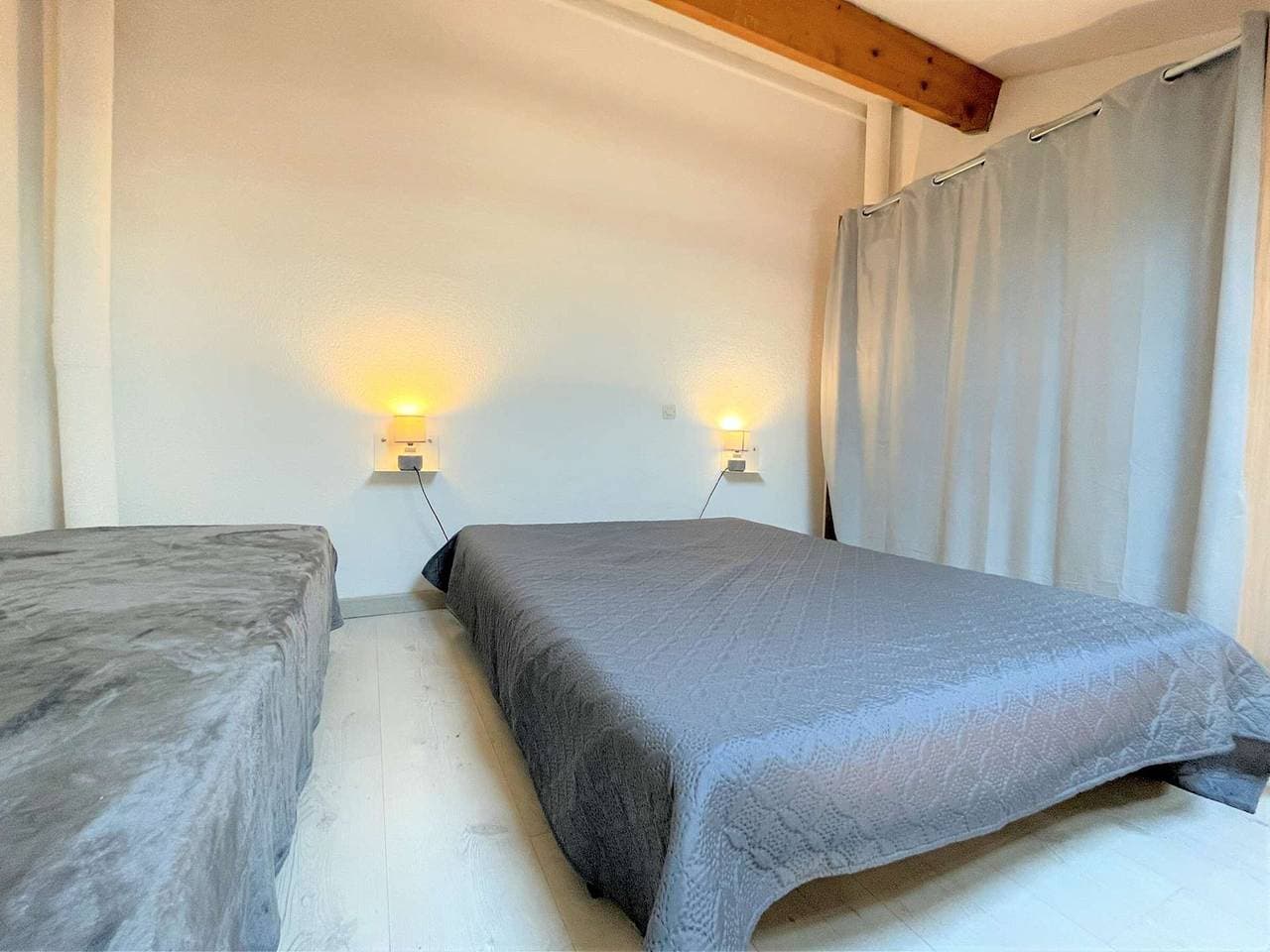 Foto 7 von 17: Haus mit Mezzanin 5 Betten nahe Strand, Parkplatz, Pool
