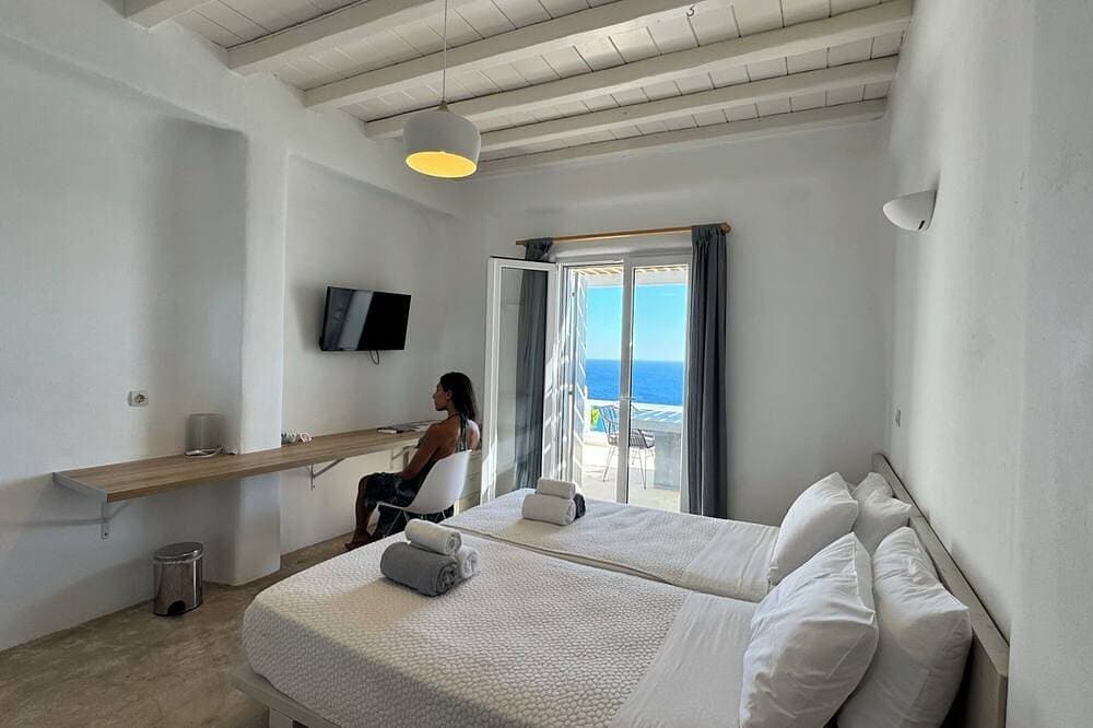 Foto 3 von 30: Studio 6 - Sea View, Shared Infinity Pool, Bar, Outdoor Gym, 4' from beach