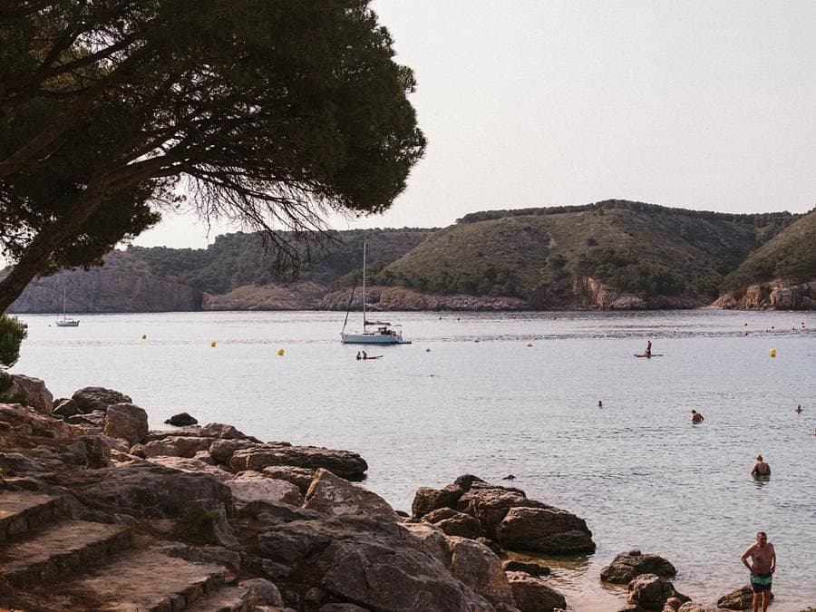 Foto 7 von 48: WeCamp Cala Montgo - Safarizelt 2 personen - Hüttenzelt
