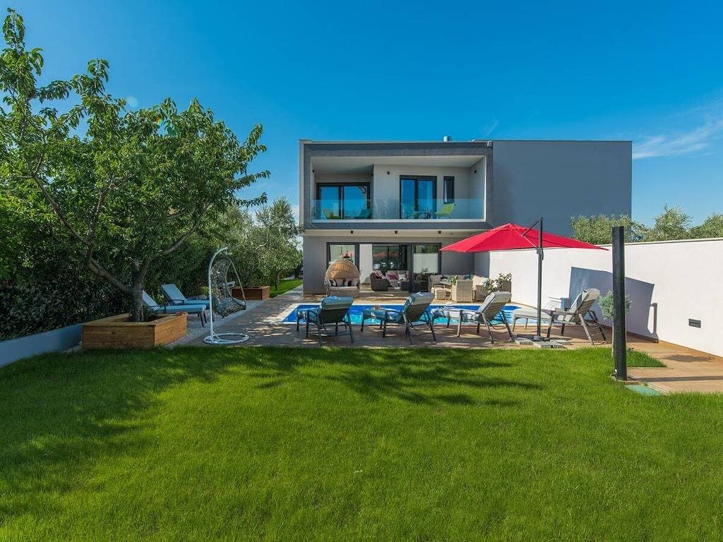 Foto 4 von 17: Villa in Poreč mit Schwimmbecken