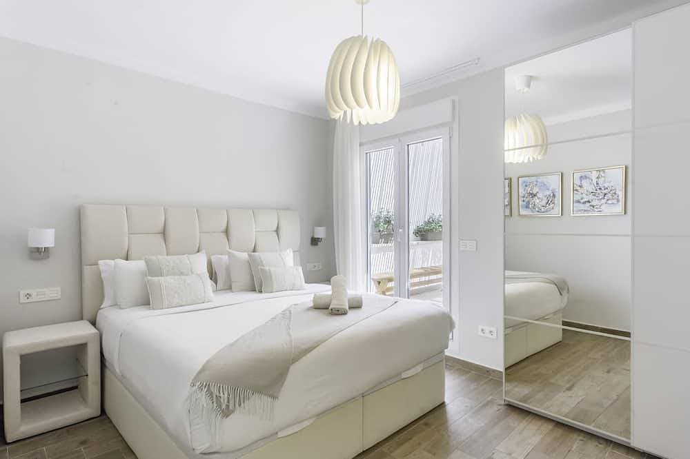 Foto 7 von 30: Sitges Centre Mediterranean House- 5 Bed/4 Bath/Private Pool- Sleeps up to 11