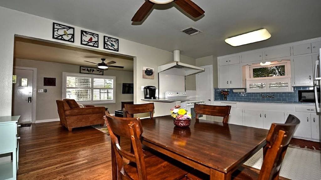 Foto 5 von 8: Comal Cottages on Union #297a
