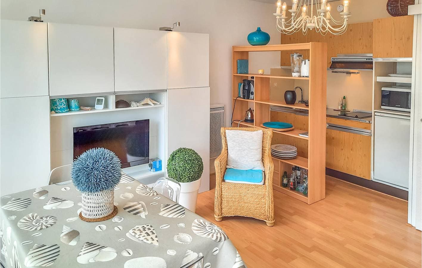 Foto 7 von 26: Modernes Apartment in Strandnähe mit Parkplatz und Kochnische