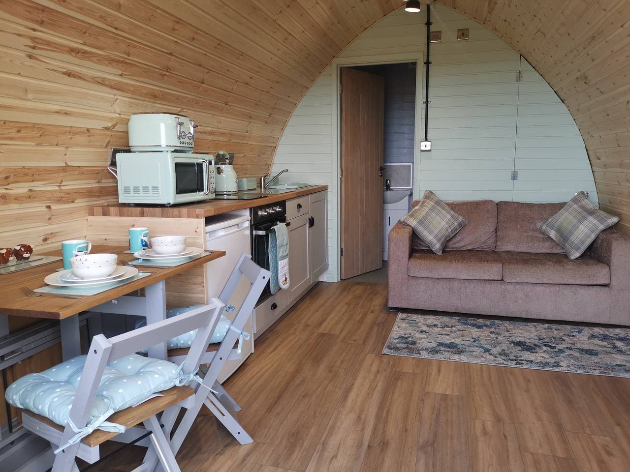Foto 10 von 33: Blockhütte für 2 Personen mit Garten