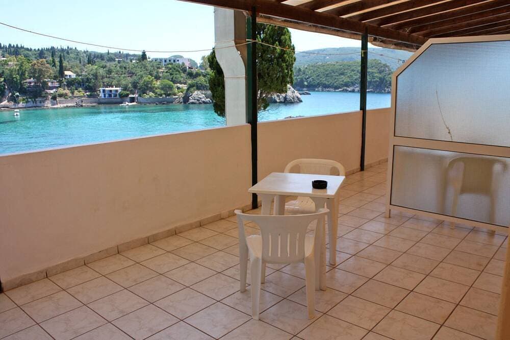 Foto 10 von 18: Room with amazing sea view 20 meters from the beach