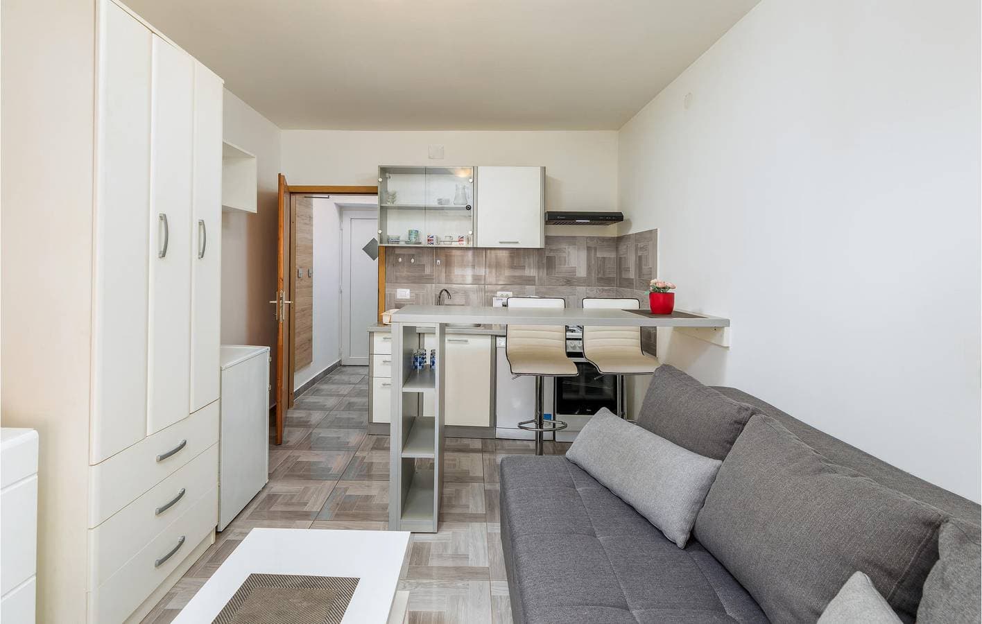 Foto 5 von 22: Charmantes Apartment mit Terrasse in Strandnähe – WLAN und Parkplatz inklusive!