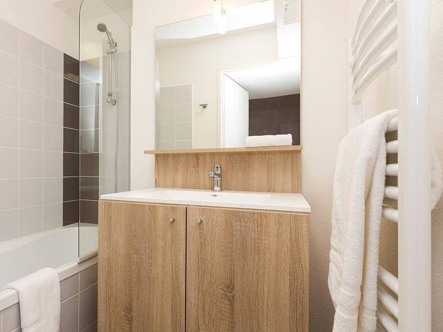 Foto 9 von 35: Résidence Odalys Collection Le Domaine des Pins - Bois de la Chaise - Studio 2 personen