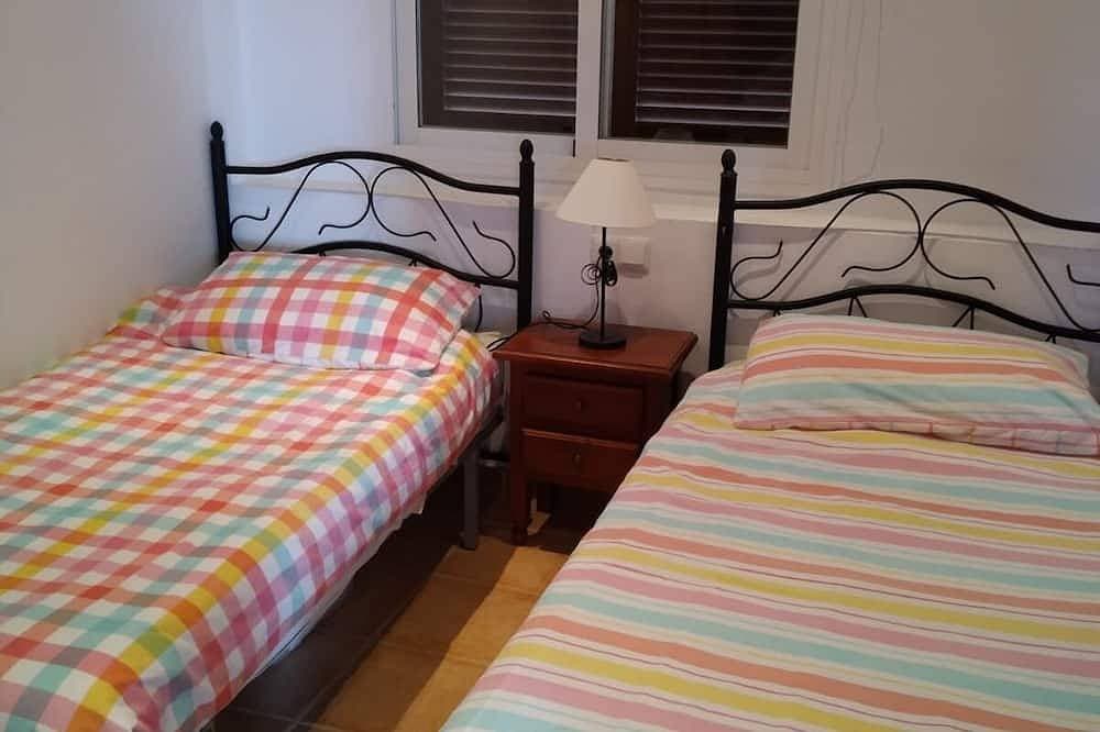 Foto 3 von 26: Fantastische Familienwohnung mit Innen-/Außenpools & Gärten, Sicherer Parkplatz
