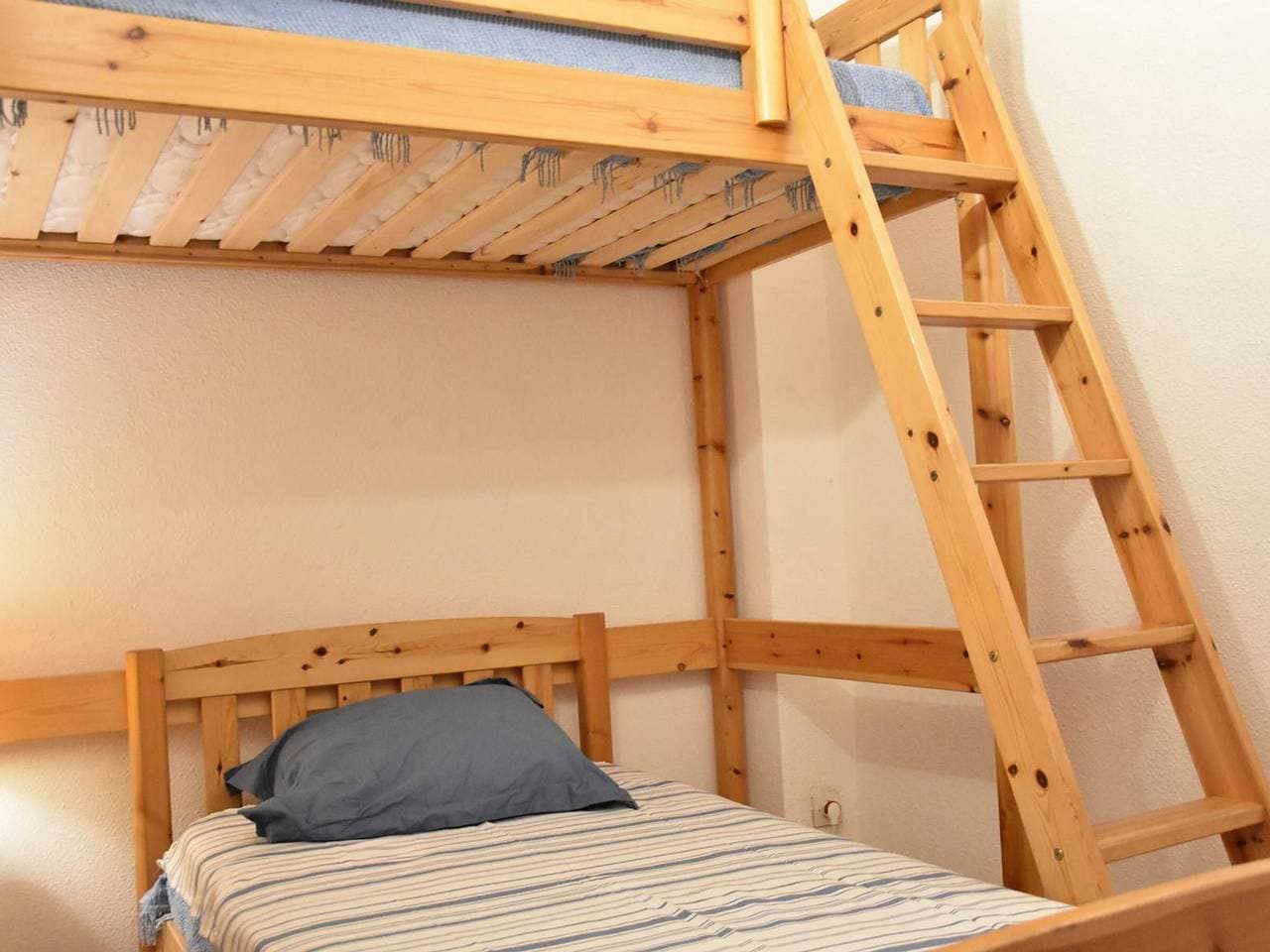 Foto 8 von 18: Gemütliches Ferienhaus in Gruissan, 3 Zimmer, 6 Betten, strandnah, Klimaanlage, Parkplatz