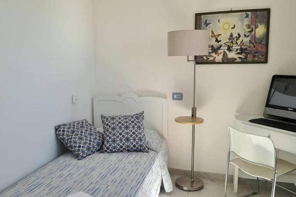 Foto 3 von 18: 3 Bedroom Apartment - Torre di Minuta, Amalfi Coast