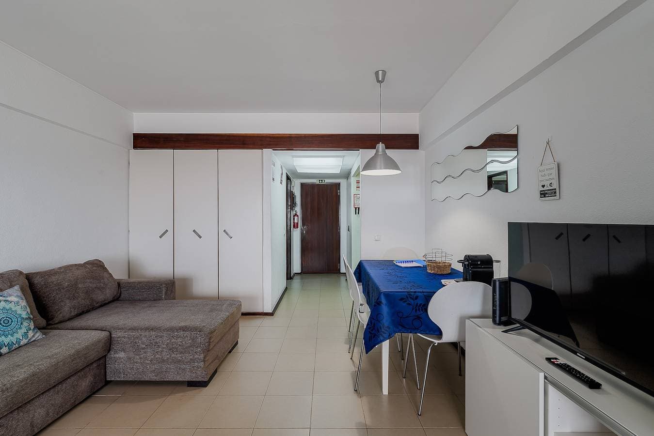 Foto 9 von 23: Apartment 'Small By The Beach' mit Meerblick, Balkon und WLAN