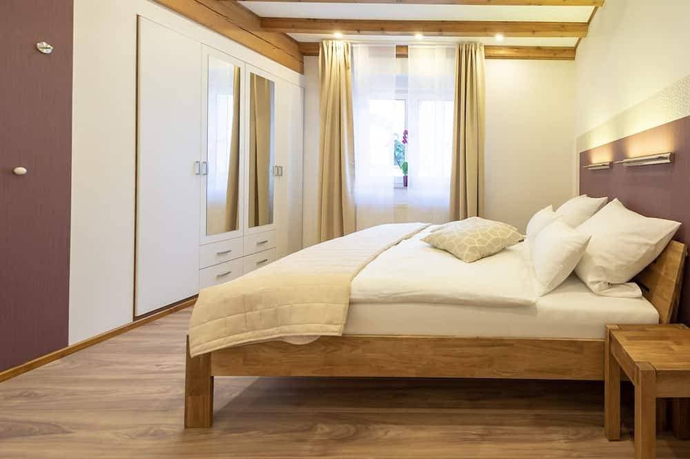 Foto 3 von 30: Moderne, komfortable Ferienwohnung mit Terrasse, am Maintalradweg,