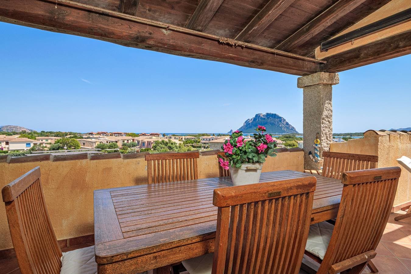 Foto 2 von 22: Ferienhaus 'Il Balcone Su Tavolara' mit Meerblick, Gemeinschaftspool und Klimaanlage