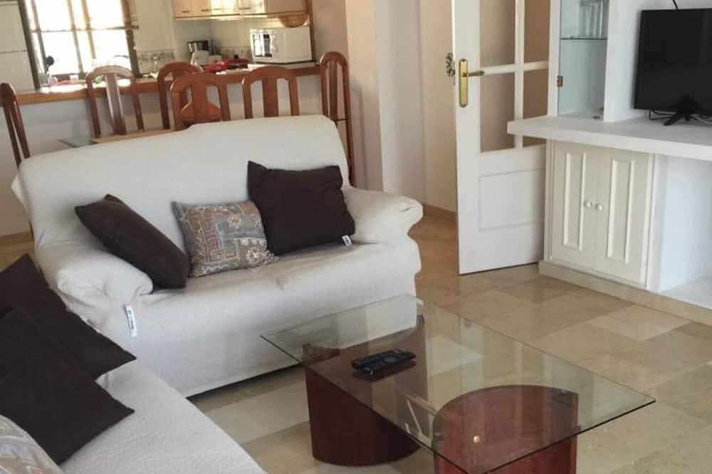 Foto 6 von 30: Beautiful large 2 beds coast flat with sunrise sunset,swimming pool and sea-view