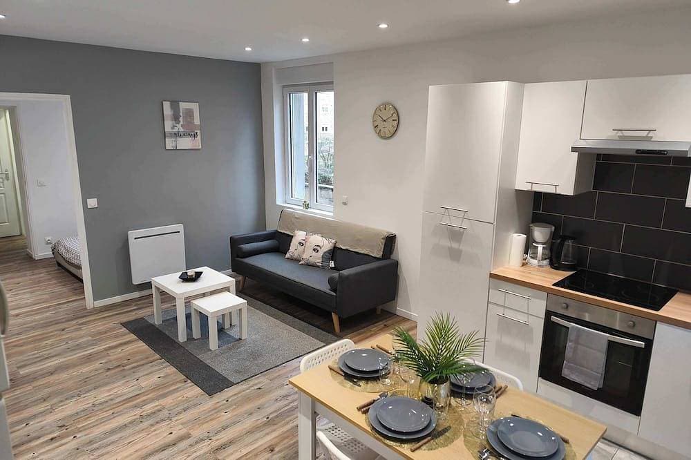 Ground-Floor Apt for 3 · Free Private Parking 1