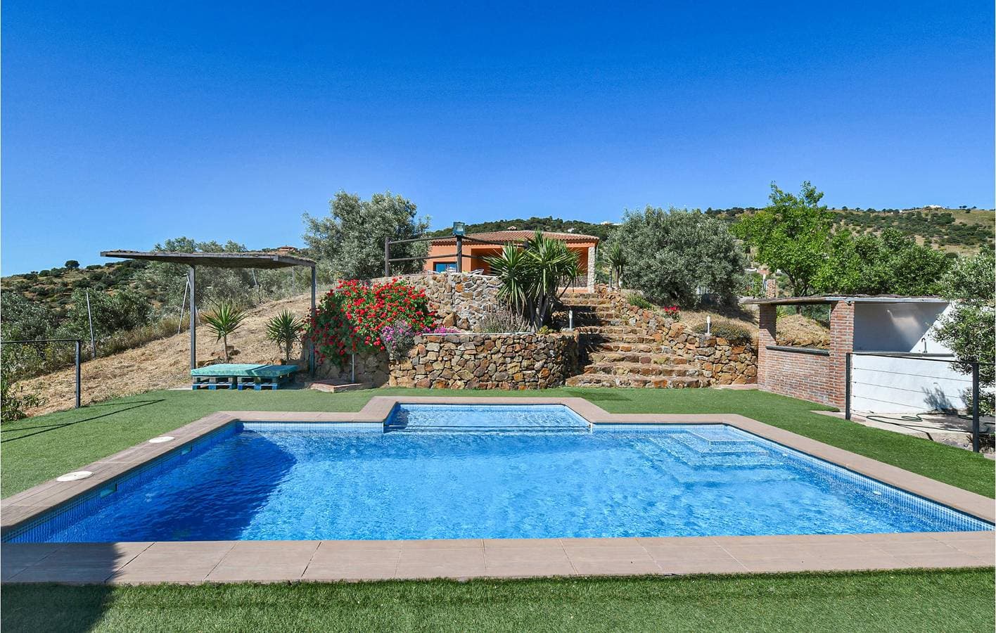 Foto 4 von 18: Klimatisierte Terrassenwohnung mit Pool in der Nähe von El Gastor